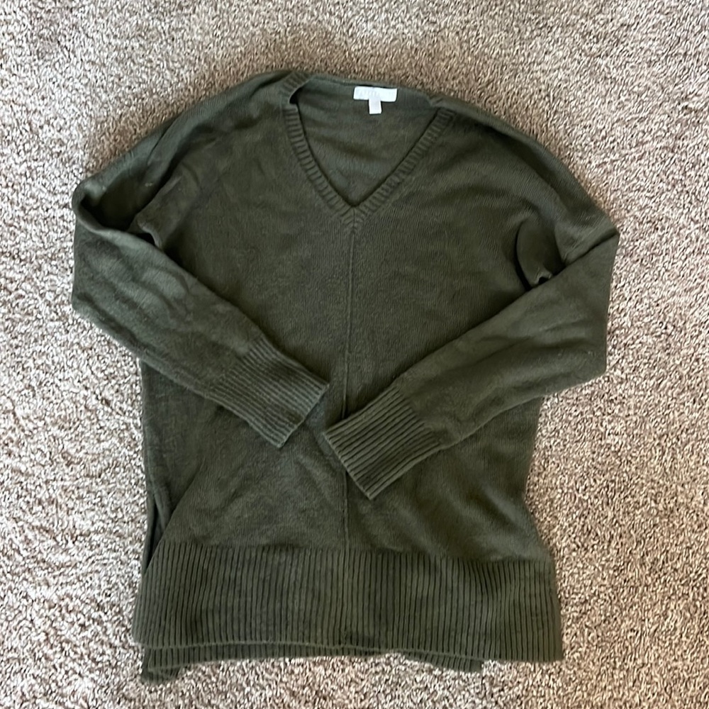 Olive Chelsea 28 size medium sweater